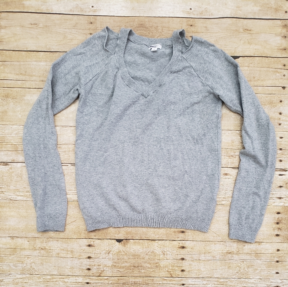 🌵 Gray Cold Shoulder Sweater V-Neck Nordstrom BP